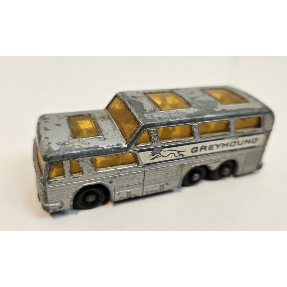 MATCHBOX  LESNEY issued 1967 66C-2 GREYHOUND BUS YC
